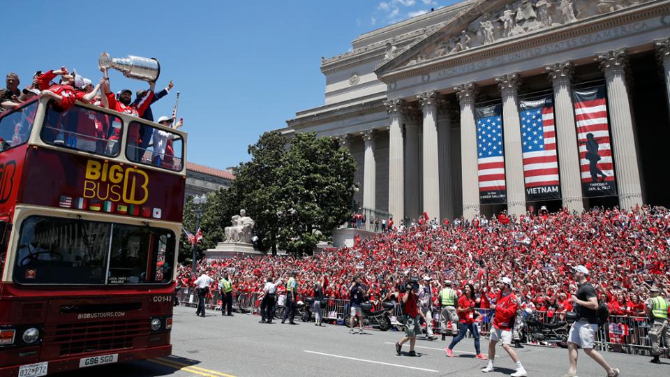 Capitals fans parade att fira